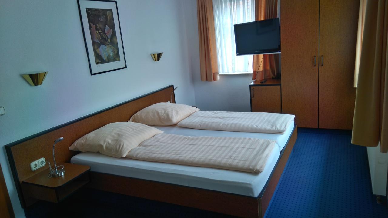 Hotel Loewensteiner Hof Haus Am Neuplatz เวิร์ทไฮม์ ภายนอก รูปภาพ