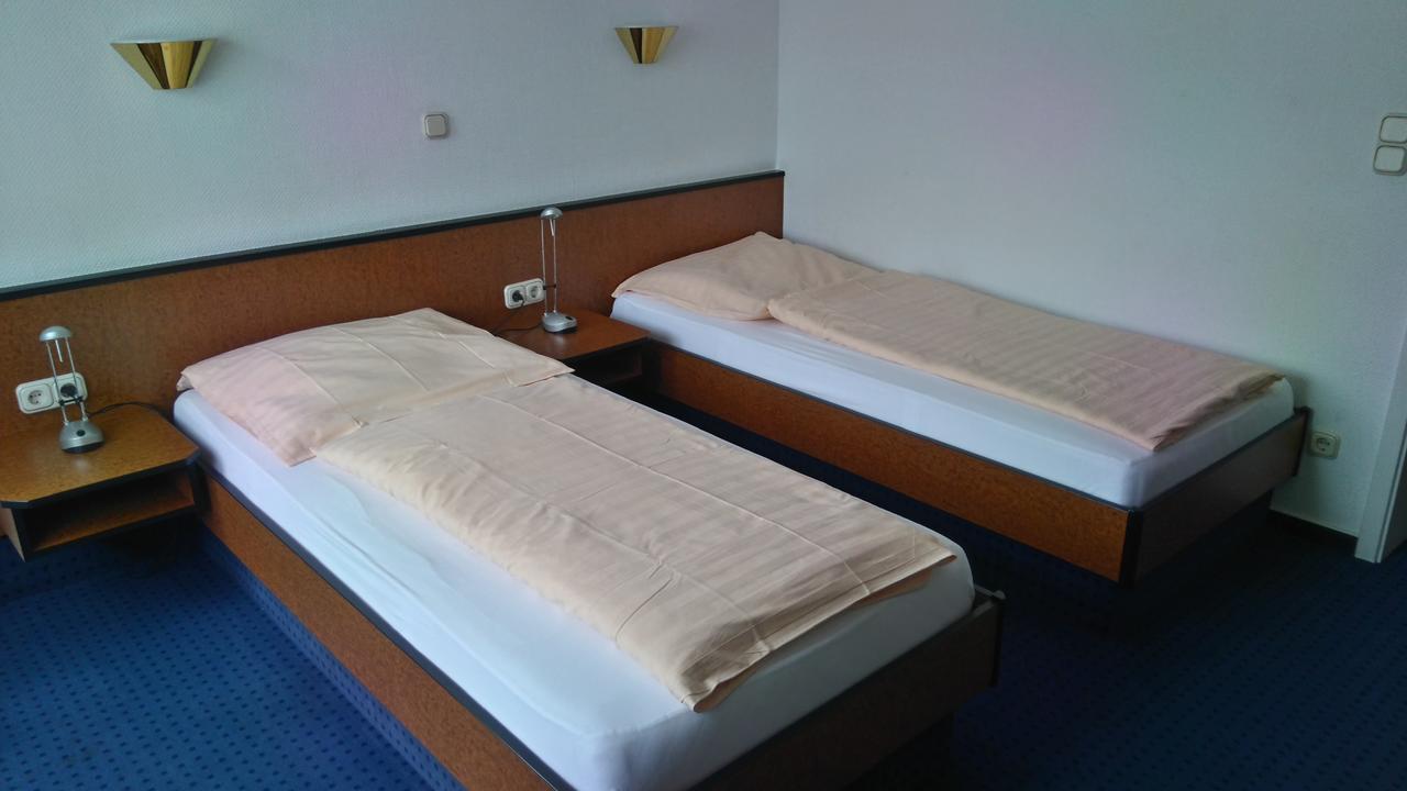 Hotel Loewensteiner Hof Haus Am Neuplatz เวิร์ทไฮม์ ภายนอก รูปภาพ